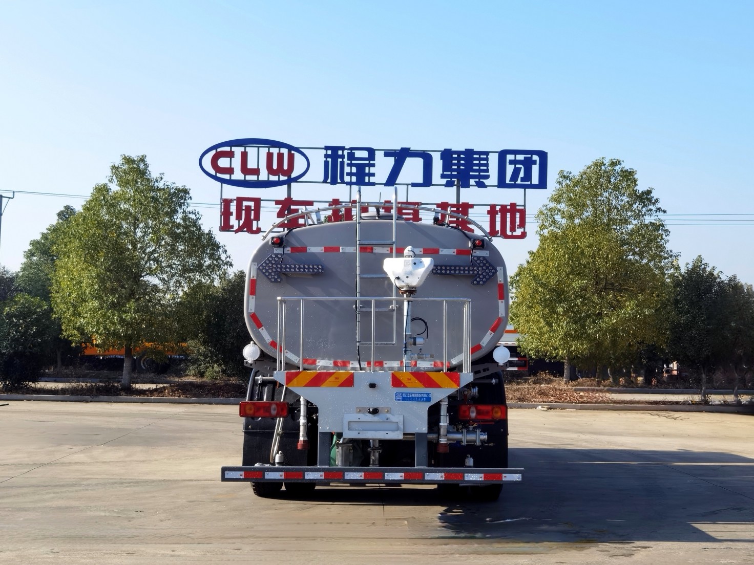 路面清洗车的主要结构